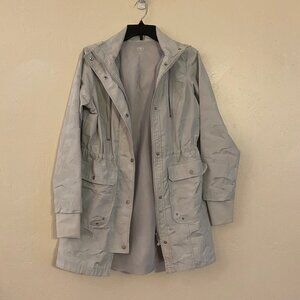 ATHLETIC WORKS WHITE CAMO Thin Women’s size Small Rain Wind Breaker LIKE NEW!!